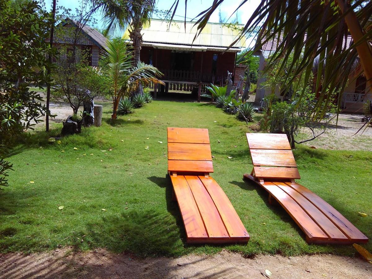 Asari Timo Cottage Karimunjawa Kültér fotó